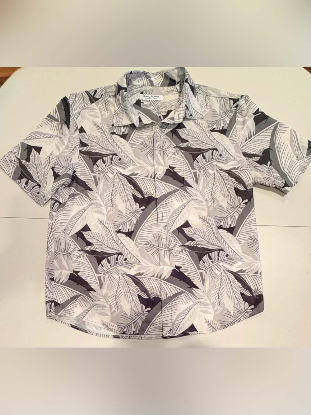 Tommy Bahama | Island Zone, The Bahamas Coast, camp shirt. Size: L